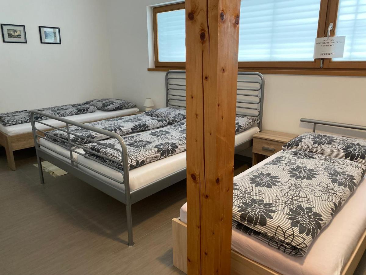 Apartman Hustopeče Exteriör bild