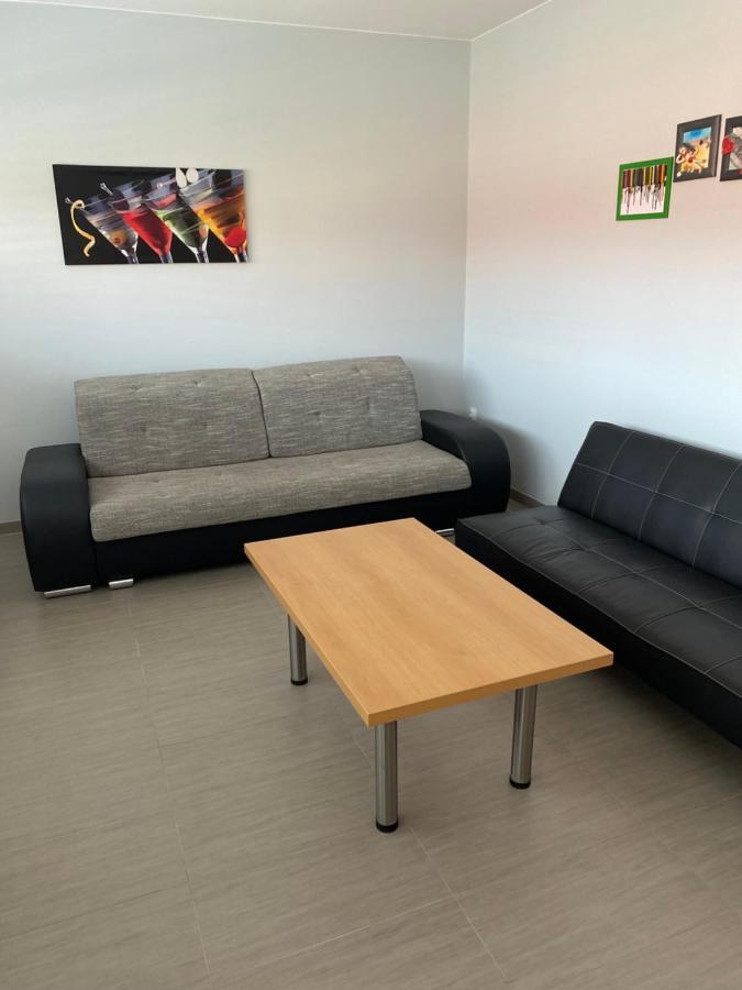 Apartman Hustopeče Exteriör bild