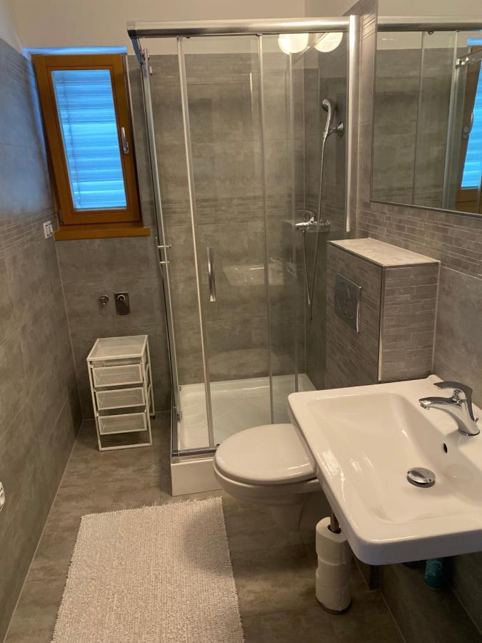 Apartman Hustopeče Exteriör bild